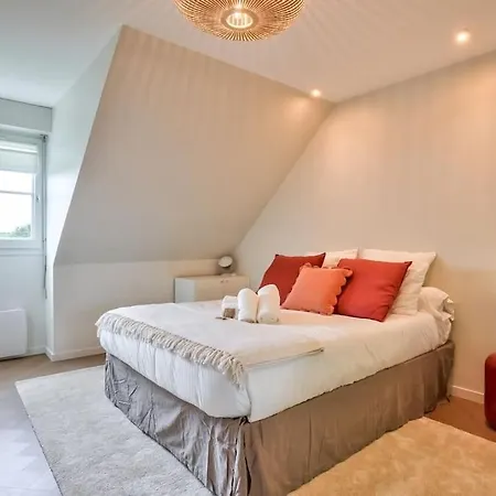 Apartment Le Riviera, Elegant Duplex Cergy